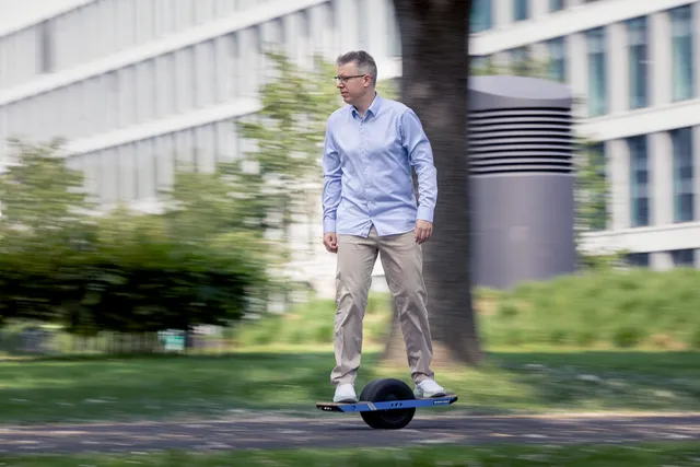 frank thelen on onewheel eyecatchme photography 1b