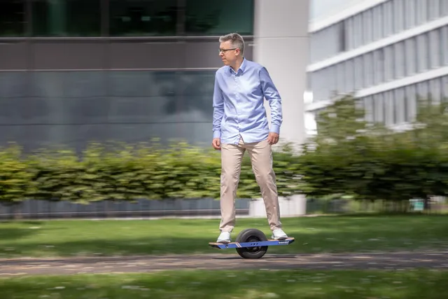 frank thelen on onewheel eyecatchme photography 2
