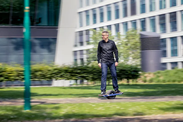 frank thelen on onewheel eyecatchme photography 3